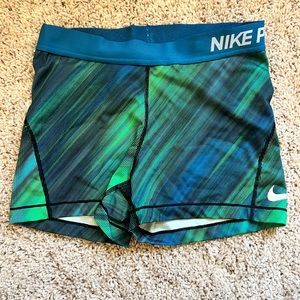 women’s nike pros
